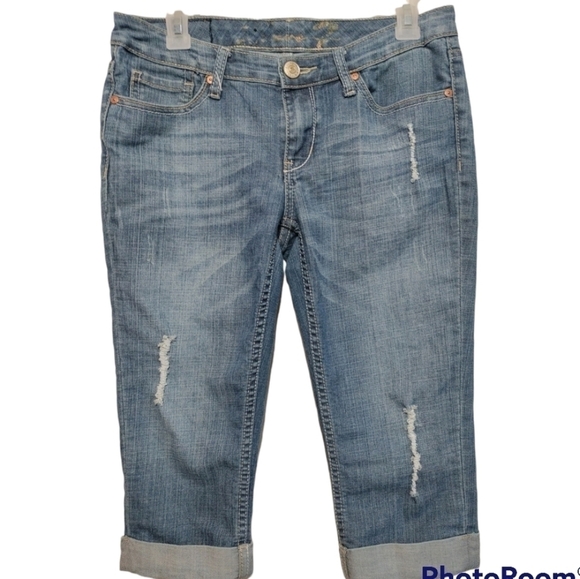 Seven7 capri jeans size 6 stretch and light destructed medium wash - Picture 1 of 5